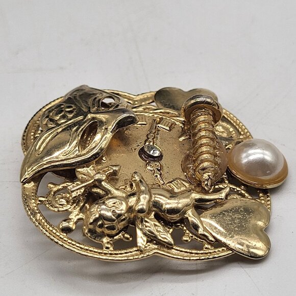 VTG Gold Tone Brooch Pin Mask Cupid Hearts Faux Pearl Time Unbranded - Picture 3 of 9